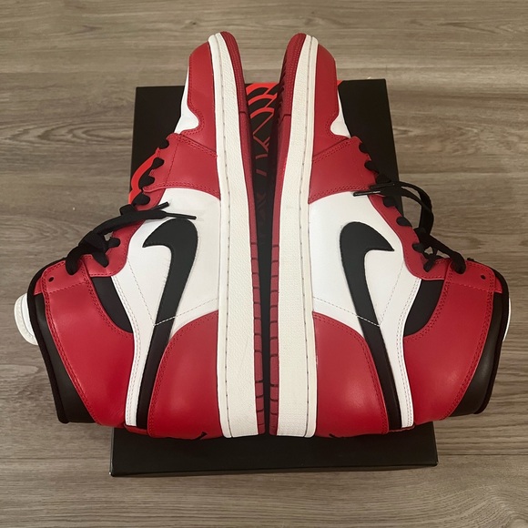 Size 11 - Jordan 1 Retro High Chicago 2013 - Picture 4 of 10